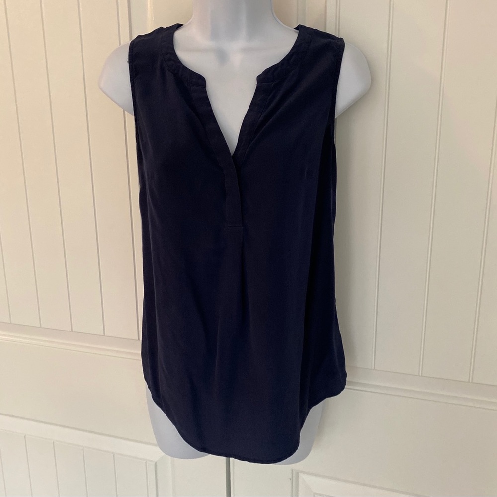 Lilly Pulitzer blue sleeveless blouse size x small